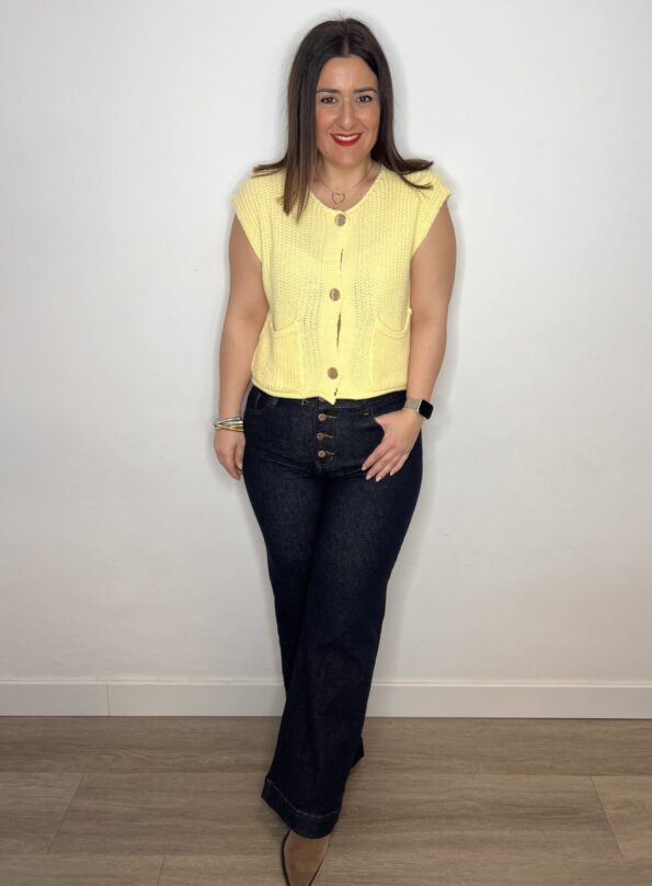 chaleco punto amarillo color temporada primavera 2025 moda mujer