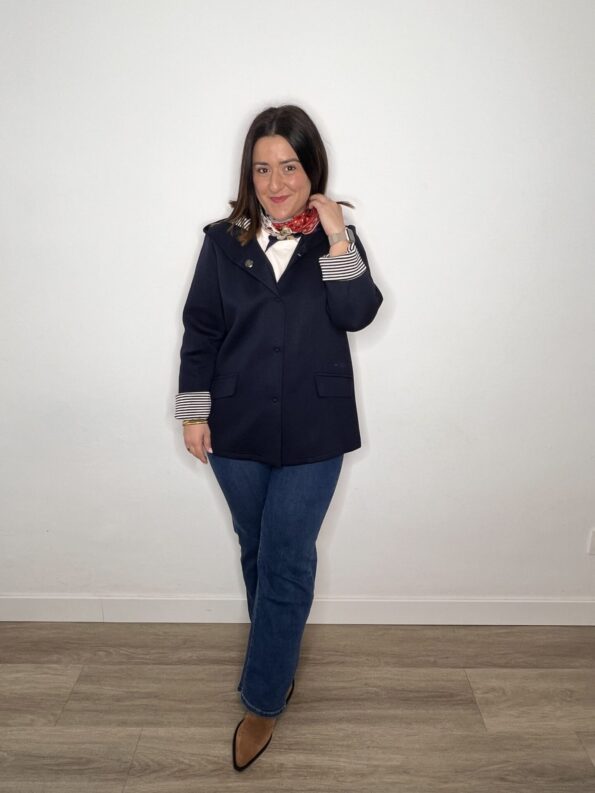 chaqueta neopreno azul marino rayas marineras moda mujer tendencias primavera