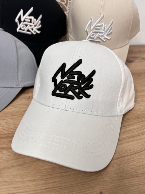 gorra mujer moda new york tendencias 2025