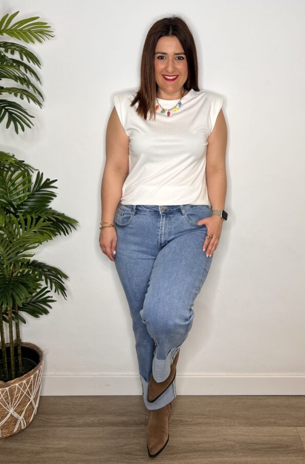 camiseta blanca hombrera moda mujer