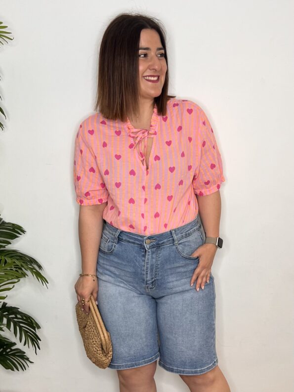 camisa rayas y corazones rosa