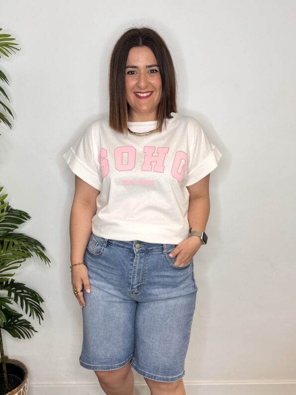 camiseta soho letras rosa
