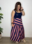 top punto azul marino moda mujer tendencia verano 2025