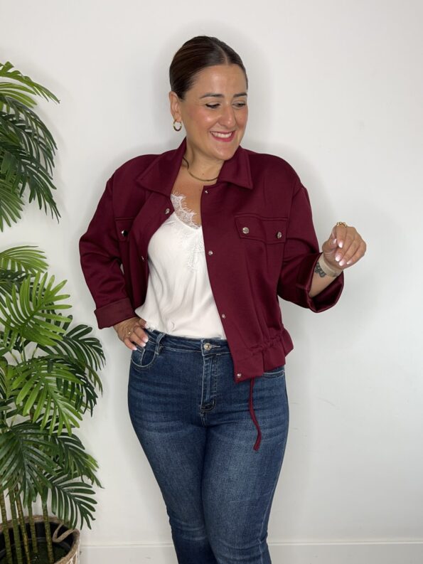 bomber granate moda mujer tendencia otoño 2025