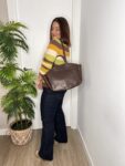 Bolso shopper estructurado en marron chocolate tendencias otoño invierno mujer joven 2025