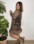 vestido corto gasa chocolate estampado moda mujer joven tendencia otoño invierno 2025