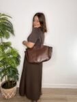 vestido combinado marrón chocolate moda mujer joven tendencia moda 2025