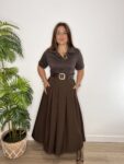vestido combinado marrón chocolate moda mujer joven tendencia moda 2025