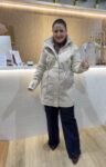 Parka impermeable de mujer elegante y urbana moda mujer tendencias