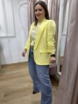 blazer amarilla manga fruncida solapa mujer tendencia moda