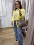 blazer amarilla manga fruncida solapa mujer tendencia moda