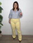 Pantalón vaquero con bolsillos plastón – VísteteConB