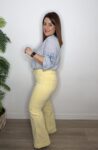 Pantalón vaquero con bolsillos plastón – VísteteConB