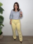 Pantalón vaquero con bolsillos plastón – VísteteConB