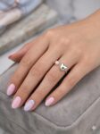 Anillo Aura plata– diseño elegante y moderno para mujer