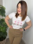 Camiseta manga corta algodón corazones bordados