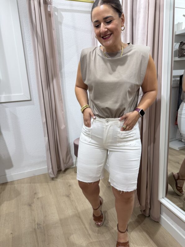 bermuda denim blanca bolsillos plastones moda mujer
