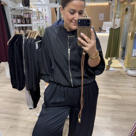 Chaqueta bomber de satén negro para mujer con cremallera frontal - Vístete con B