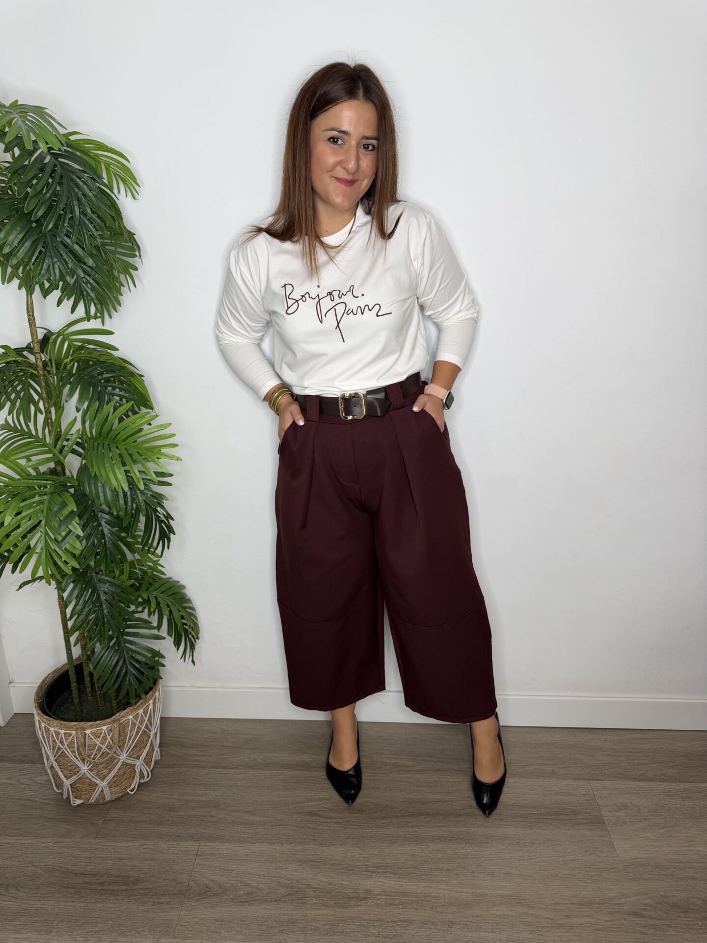 Pantalón barrel de vestir con cinturón – BURDEOS