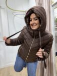 plumas Chaquetón Acolchado Marrón Moka con Capucha