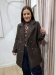 abrigo lanoso-3/4-marrón doble-botonaduramoda mujer 35 a 45 años
