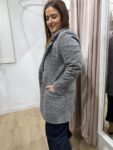 abrigo-corto-gris-jaspeado-doble-botonadura moda mujer 35 a 45 años